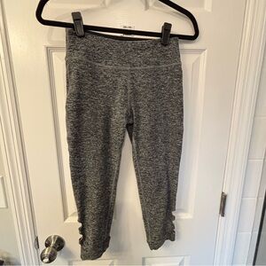 Beyond Yoga Gray High-Waisted Cropped Leggings Size Medium